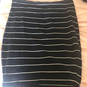 Torrid Black and white striped skirt size 2